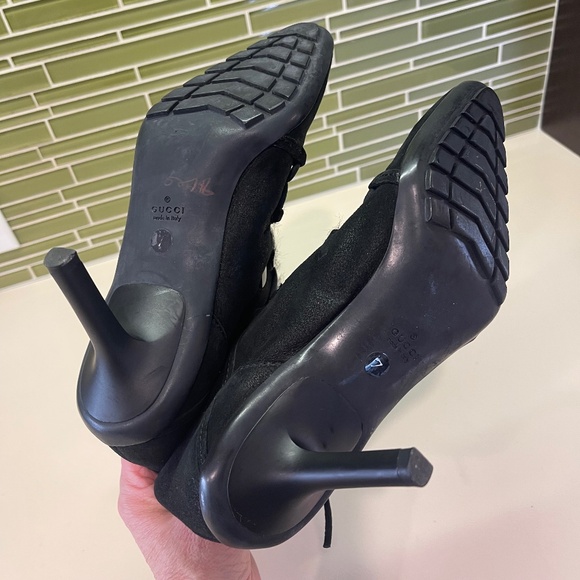 Gucci Women Gucci Black Shearling Lined Laced Booties sz 7